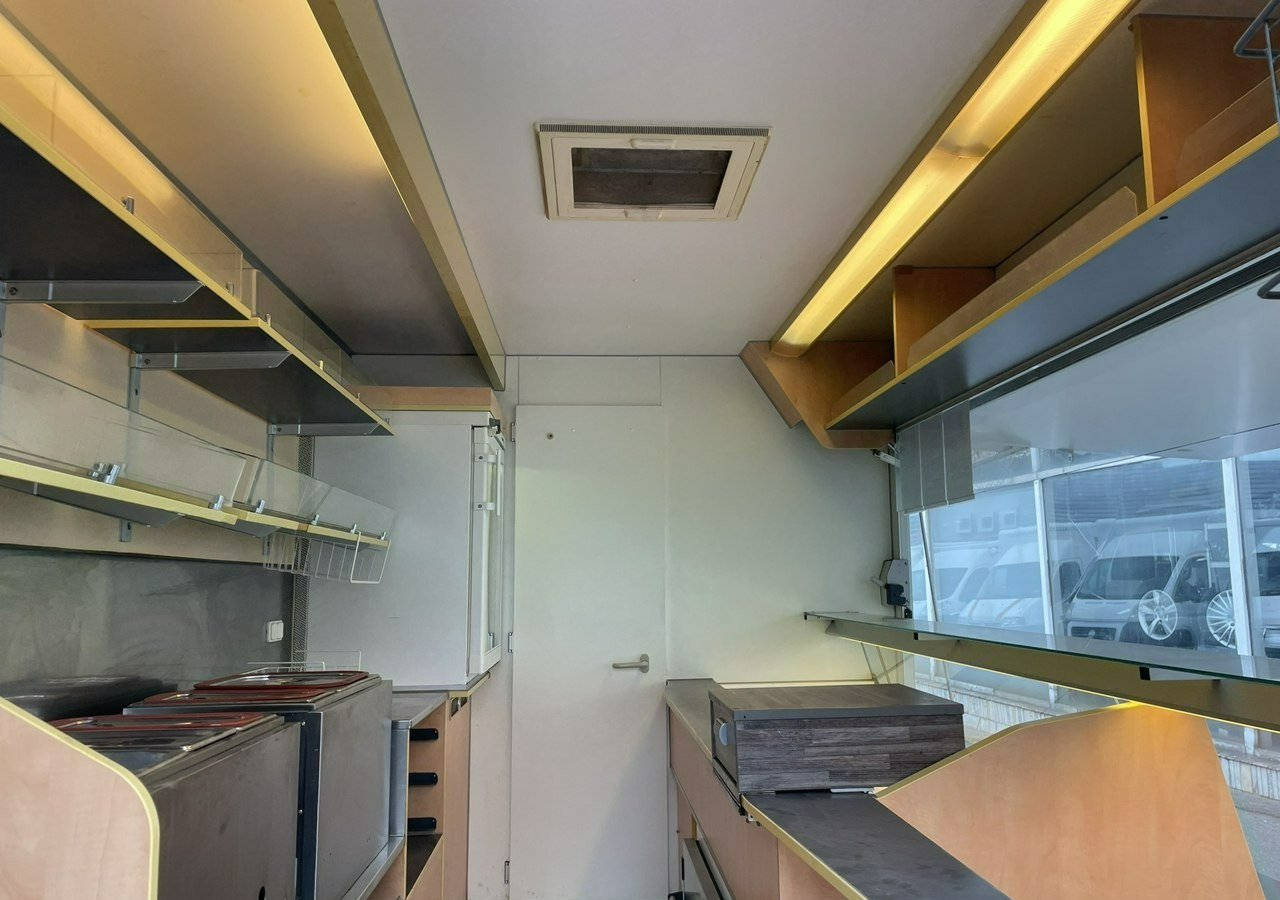 Renault Master Autosklep Wędli-pie Gastronomiczny Food Truck Foodtruck Sklep bar 20 - Camión tienda: foto 4 Renault Master Autosklep Wędli-pie Gastronomiczny Food Truck Foodtruck Sklep bar 20 - Camión tienda: foto 4