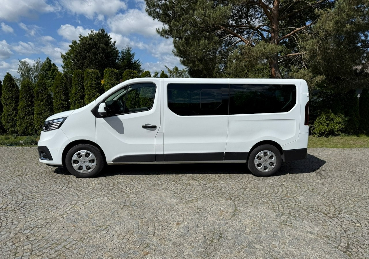 Renault Trafic III 2.0dci 110KM L2H1 LONG 9-osobowy 2xKlima Navi Kamera 2022 - Coche: foto 2 Renault Trafic III 2.0dci 110KM L2H1 LONG 9-osobowy 2xKlima Navi Kamera 2022 - Coche: foto 2