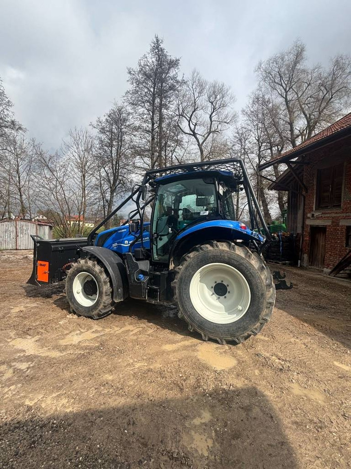 New Holland T5.110 AutoCommand - Tractor forestal: foto 1 New Holland T5.110 AutoCommand - Tractor forestal: foto 1
