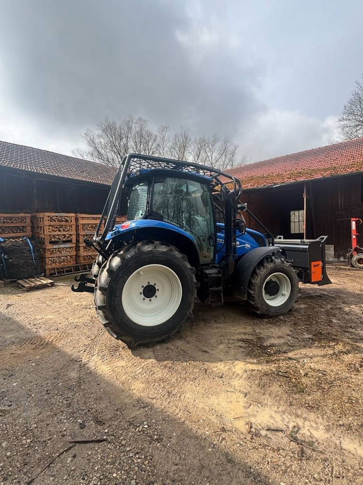 New Holland T5.110 AutoCommand - Tractor forestal: foto 4 New Holland T5.110 AutoCommand - Tractor forestal: foto 4