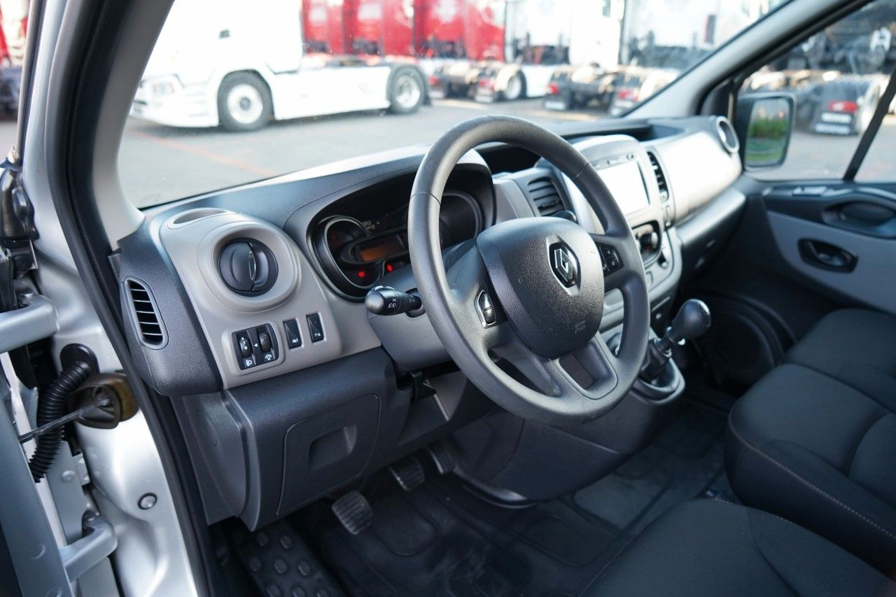 Furgoneta de pasajeros Renault TRAFIC 125 DCI / BUS / 9 MIEJSC / 2017 ROK / PO: foto 14 Furgoneta de pasajeros Renault TRAFIC 125 DCI / BUS / 9 MIEJSC / 2017 ROK / PO: foto 14