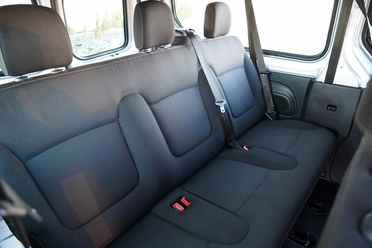 Furgoneta de pasajeros Renault TRAFIC 125 DCI / BUS / 9 MIEJSC / 2017 ROK / PO: foto 17 Furgoneta de pasajeros Renault TRAFIC 125 DCI / BUS / 9 MIEJSC / 2017 ROK / PO: foto 17