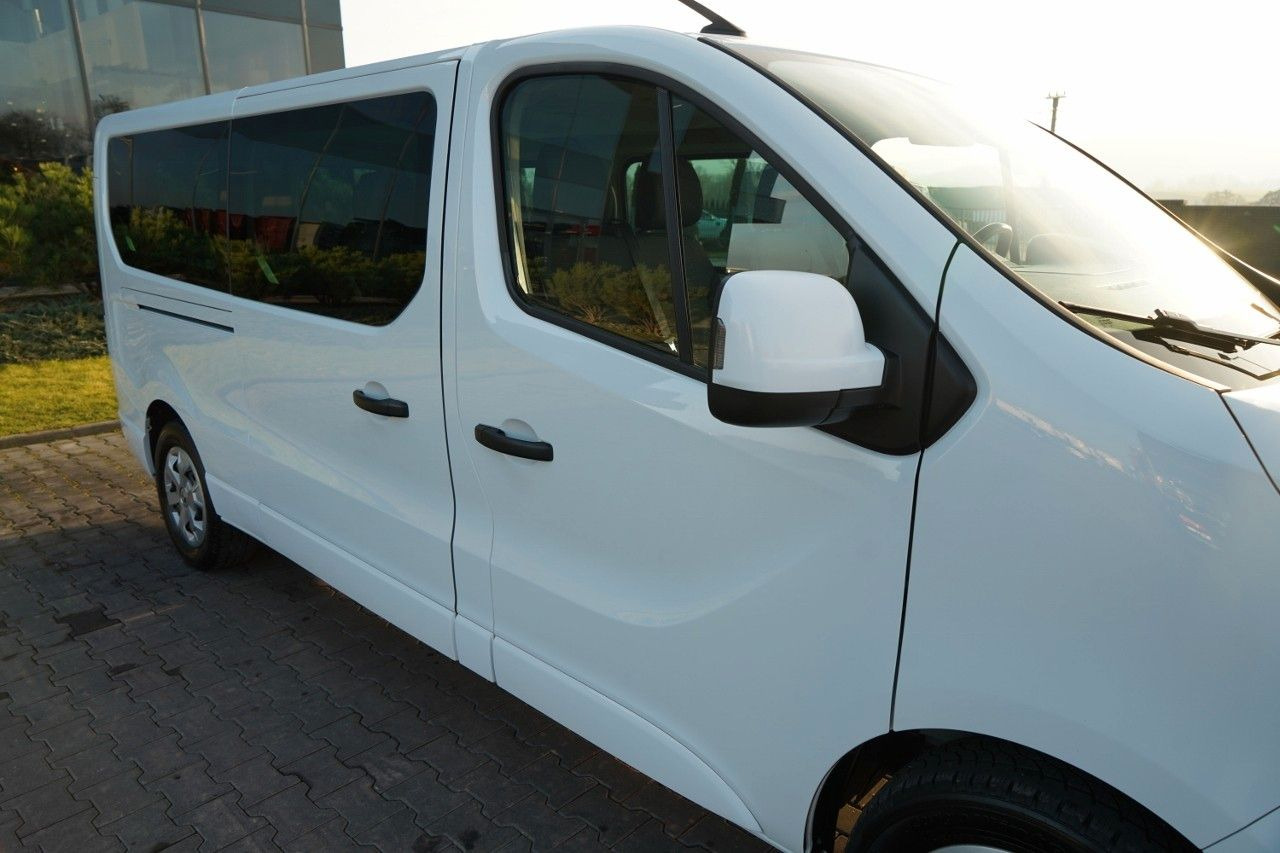 Furgoneta de pasajeros Renault TRAFIC III / BUS / 9 MIEJSC / PIERWSZY WŁAŚCICIE: foto 16 Furgoneta de pasajeros Renault TRAFIC III / BUS / 9 MIEJSC / PIERWSZY WŁAŚCICIE: foto 16