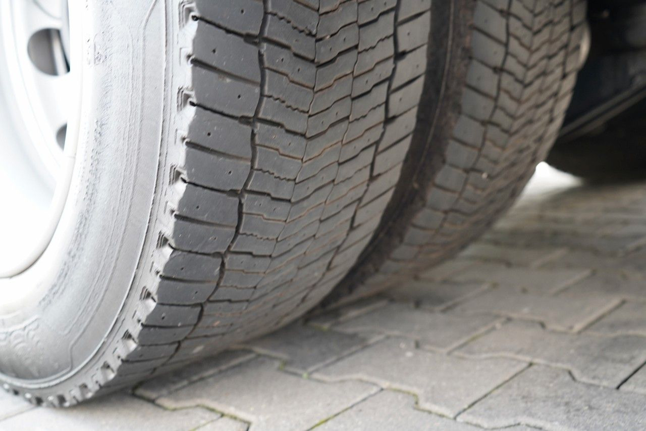 Camión lona Volvo FH 500 / I-SAVE / TANDEM PRZEJAZDOWY / 2023 / K: foto 13 Camión lona Volvo FH 500 / I-SAVE / TANDEM PRZEJAZDOWY / 2023 / K: foto 13