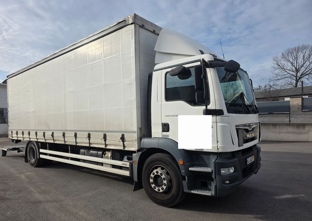 MAN TGM 15.250 /18.250 /FIRANKA / RAMA DO ZABUDOWY / WYWROTKA / HAKOWIEC / MANUALNA - Camión lona: foto 2 MAN TGM 15.250 /18.250 /FIRANKA / RAMA DO ZABUDOWY / WYWROTKA / HAKOWIEC / MANUALNA - Camión lona: foto 2