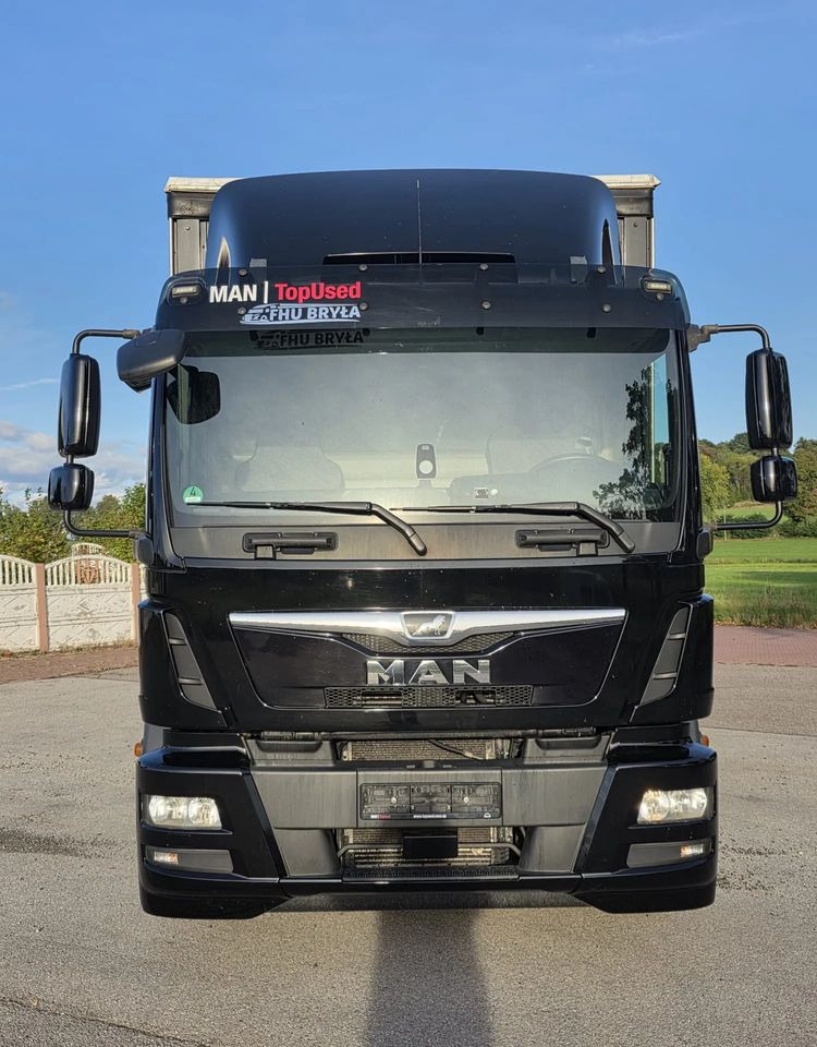 MAN TGM 12.290 / 15.290 / E6/ FIRANKA /BOCZNE DRZWI / BURTO-FIRANKA / 18PALET / WINDA / NISKI PRZEBIEG / 2018/ CAŁY NA PODUSZKACH / SERWISOWANY - Camión lona: foto 3 MAN TGM 12.290 / 15.290 / E6/ FIRANKA /BOCZNE DRZWI / BURTO-FIRANKA / 18PALET / WINDA / NISKI PRZEBIEG / 2018/ CAŁY NA PODUSZKACH / SERWISOWANY - Camión lona: foto 3