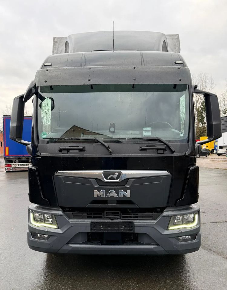 MAN TGM 15.290 / NOWY MODEL / E6 / 18PALET / 7720 ŁADOWNOŚĆ / SERWISOWANY / NOWY TACHOGRAF / NISKI PRZEBIEG / WINDA / FIRANKA / SPROWADZONY / 2022 / NISKI PRZEBIEG /PIERWSZY WŁAŚCICIEL/ - Camión lona: foto 3 MAN TGM 15.290 / NOWY MODEL / E6 / 18PALET / 7720 ŁADOWNOŚĆ / SERWISOWANY / NOWY TACHOGRAF / NISKI PRZEBIEG / WINDA / FIRANKA / SPROWADZONY / 2022 / NISKI PRZEBIEG /PIERWSZY WŁAŚCICIEL/ - Camión lona: foto 3