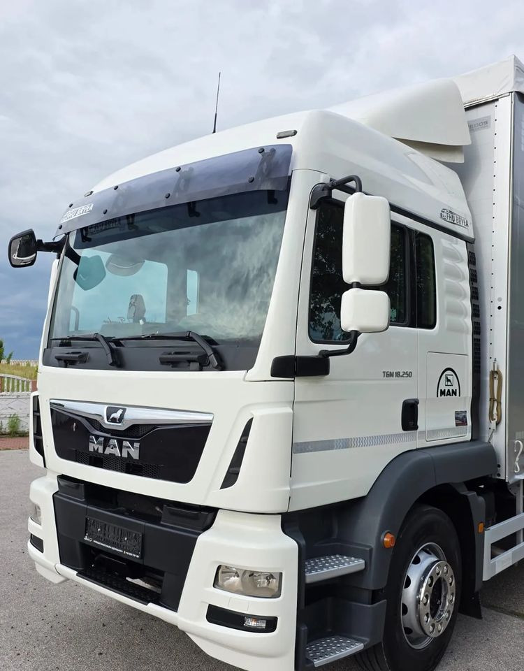 MAN TGM 18.290 / 18.250 /E6 / 22 PALETY / AUTOMAT / ZSUWANY DACH ORAZ BOKI / 9700 ŁADOWNOŚĆ / SERWISOWANY / NISKI PRZEBIEG / WINDA / FIRANKA / SPROWADZONY / 2019 / 335 TYŚ PRZEBIEG / PIERWSZY WŁAŚCIC - Camión lona: foto 5 MAN TGM 18.290 / 18.250 /E6 / 22 PALETY / AUTOMAT / ZSUWANY DACH ORAZ BOKI / 9700 ŁADOWNOŚĆ / SERWISOWANY / NISKI PRZEBIEG / WINDA / FIRANKA / SPROWADZONY / 2019 / 335 TYŚ PRZEBIEG / PIERWSZY WŁAŚCIC - Camión lona: foto 5