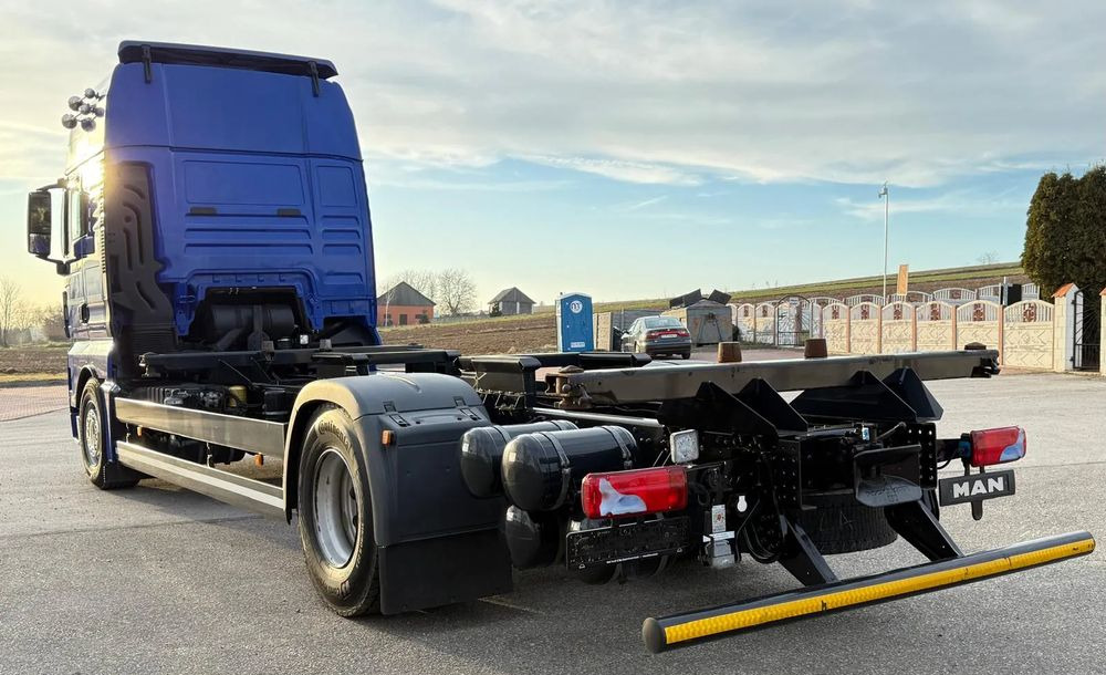 MAN TGX 18.430/SPROWADZONY/DO ŻYWCA/DO BYDŁA/2020/KLIMA POSTOJOWA/SERWISOWANY/JAK NOWY/NISKI PRZEBIEG/RAMA/BDF/E6 - Camión chasis: foto 4 MAN TGX 18.430/SPROWADZONY/DO ŻYWCA/DO BYDŁA/2020/KLIMA POSTOJOWA/SERWISOWANY/JAK NOWY/NISKI PRZEBIEG/RAMA/BDF/E6 - Camión chasis: foto 4
