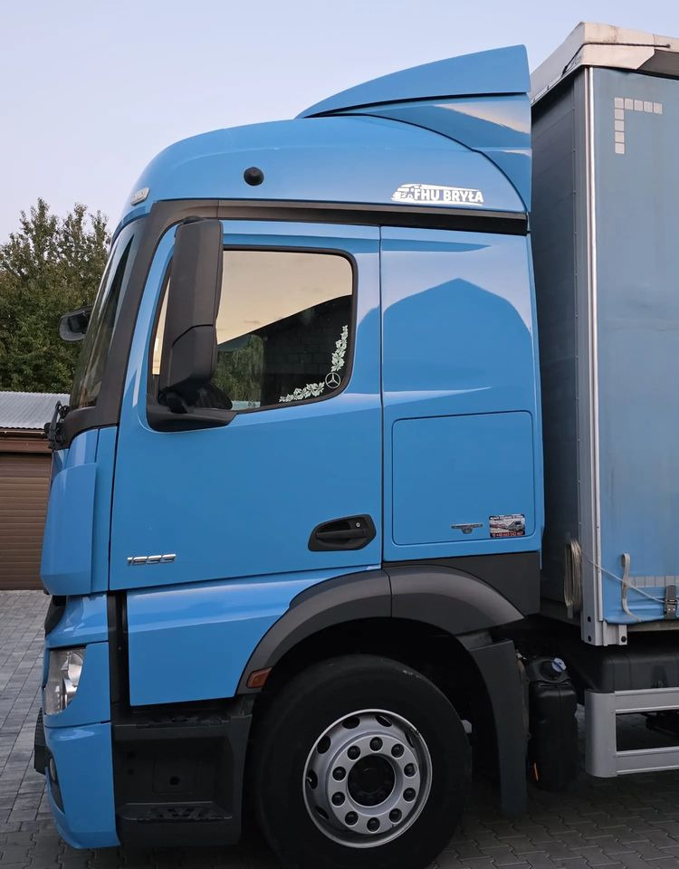 Mercedes-Benz ACTROS 1833 / FIRANKA/ WINDA / 22PALETY / 8760 ŁADOWNOŚĆ / AUTOMAT / DUŻY SILNIK / SYPIALKA / - Camión lona: foto 5 Mercedes-Benz ACTROS 1833 / FIRANKA/ WINDA / 22PALETY / 8760 ŁADOWNOŚĆ / AUTOMAT / DUŻY SILNIK / SYPIALKA / - Camión lona: foto 5