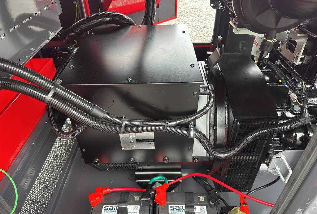 Ashita LG110 - Generador industriale: foto 3 Ashita LG110 - Generador industriale: foto 3