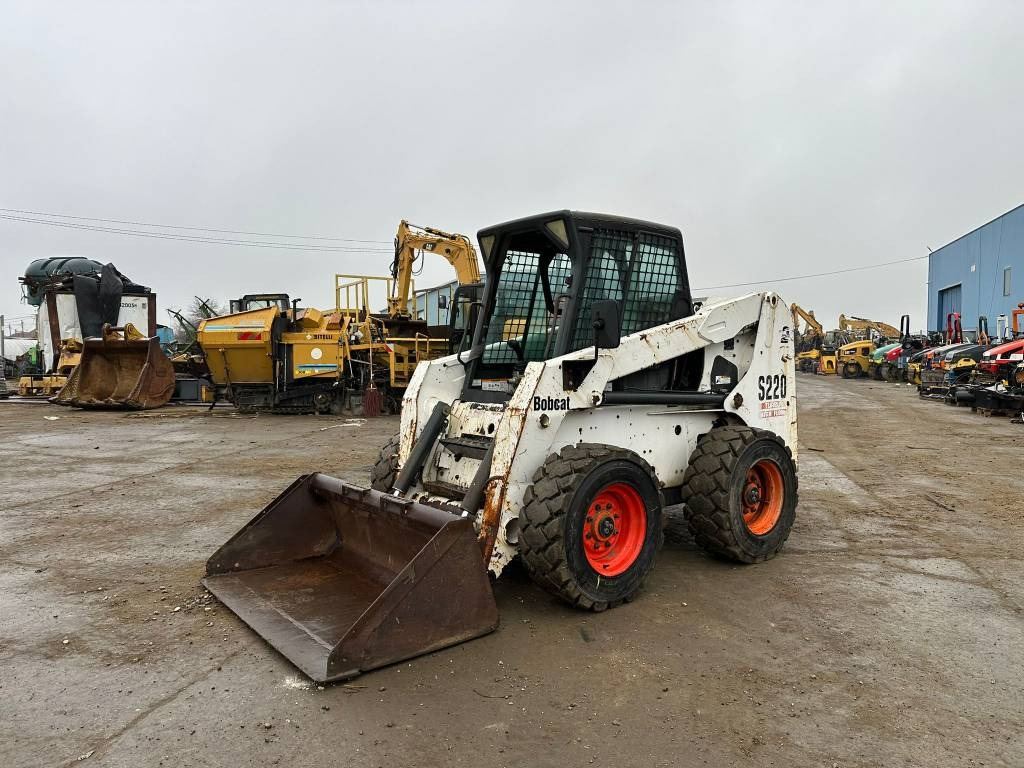 Bobcat S 220 - Minicargadora: foto 1 Bobcat S 220 - Minicargadora: foto 1