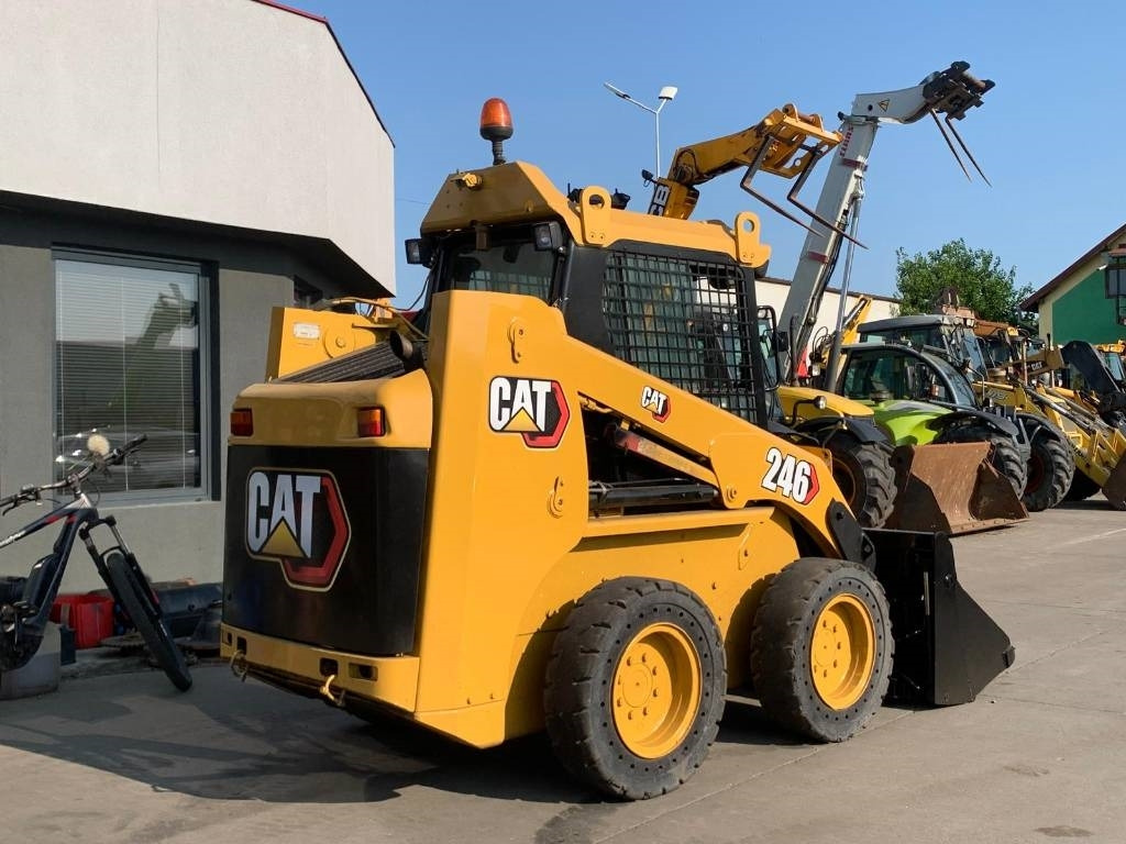 Minicargadora CAT 246: foto 6