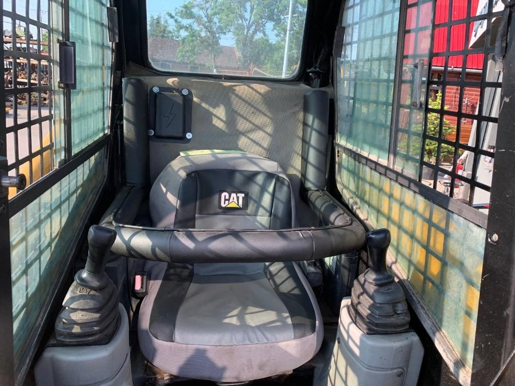 Minicargadora CAT 246: foto 8