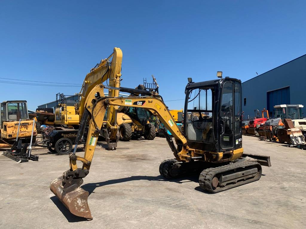 CAT 302.7 CR  - Miniexcavadora: foto 1 CAT 302.7 CR  - Miniexcavadora: foto 1