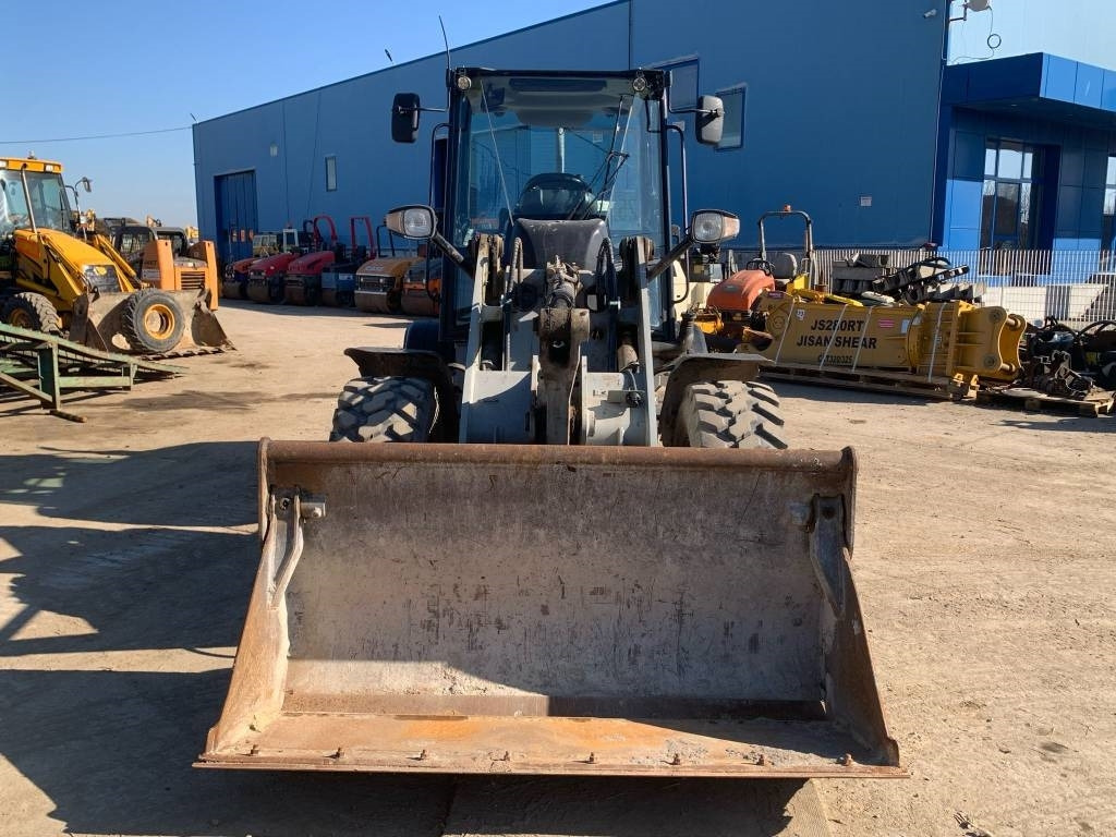 Cargadora de ruedas CAT 908H: foto 8 Cargadora de ruedas CAT 908H: foto 8