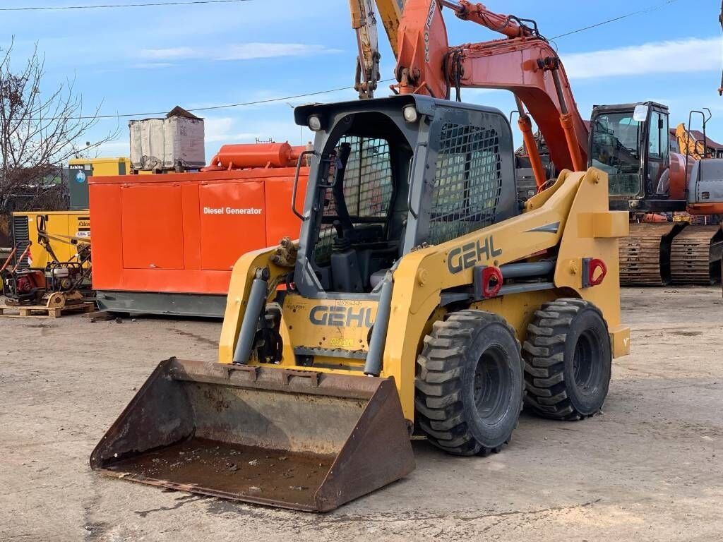 Gehl R 260 Gehl R 260 - Minicargadora: foto 1 Gehl R 260 Gehl R 260 - Minicargadora: foto 1