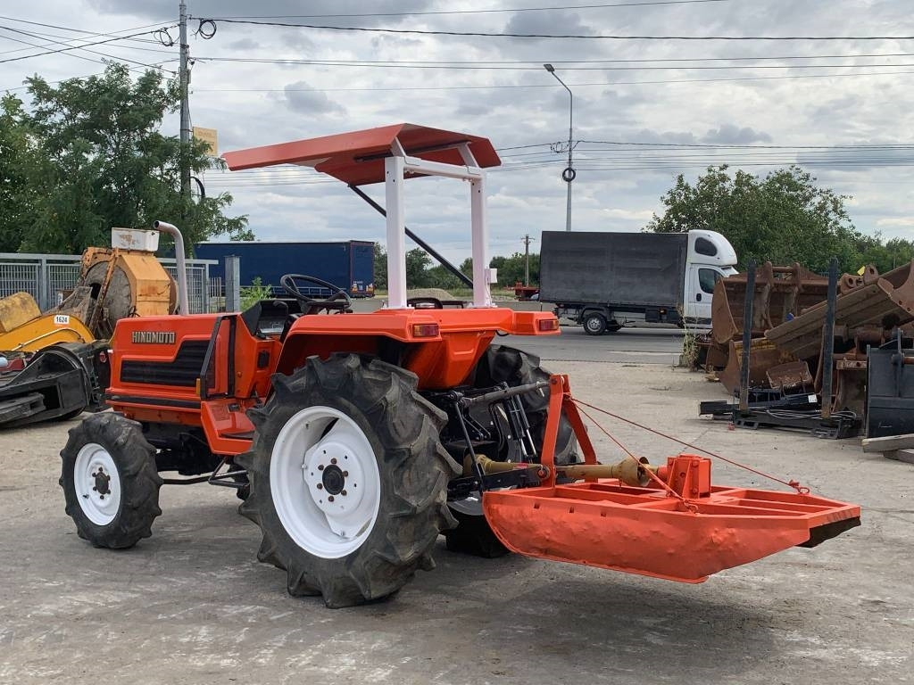 Hinomoto BD150 - Tractor: foto 4 Hinomoto BD150 - Tractor: foto 4