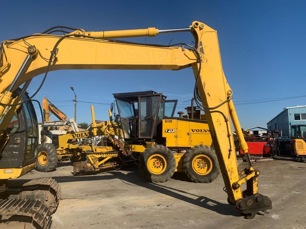 New Holland E 135 SR - Excavadora de cadenas: foto 4 New Holland E 135 SR - Excavadora de cadenas: foto 4