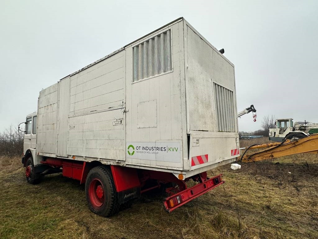 MAN Pressure Washer 19.321 - Vehículo municipal, Camión caja cerrada: foto 3 MAN Pressure Washer 19.321 - Vehículo municipal, Camión caja cerrada: foto 3