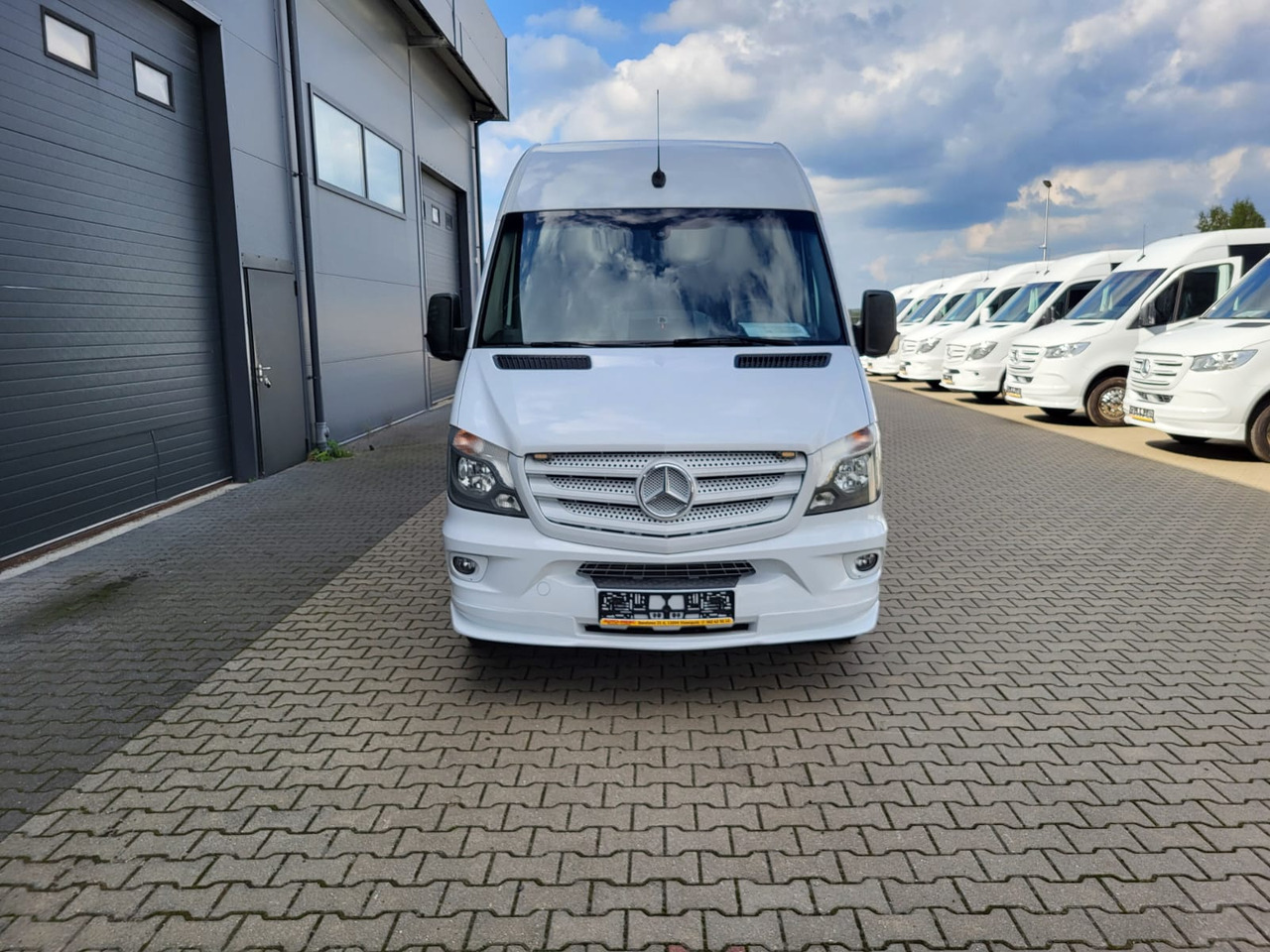 Mercedes-Benz Sprinter 519 CDI 24 places + 4 standing - Autobús suburbano: foto 2 Mercedes-Benz Sprinter 519 CDI 24 places + 4 standing - Autobús suburbano: foto 2