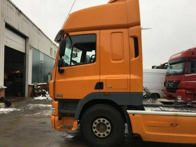 DAF CF85-410 G.Haus 2xBett ZF/Schalter 2-Kreishydr - Cabeza tractora: foto 2 DAF CF85-410 G.Haus 2xBett ZF/Schalter 2-Kreishydr - Cabeza tractora: foto 2