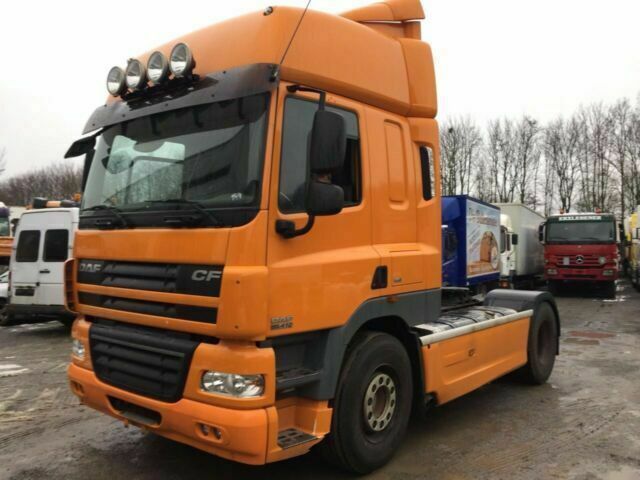 DAF CF85-410 G.Haus 2xBett ZF/Schalter 2-Kreishydr - Cabeza tractora: foto 4 DAF CF85-410 G.Haus 2xBett ZF/Schalter 2-Kreishydr - Cabeza tractora: foto 4