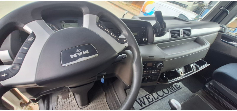 Cabeza tractora MAN TGX18.440H 4x4 SZM Kipphydraulik: foto 10 Cabeza tractora MAN TGX18.440H 4x4 SZM Kipphydraulik: foto 10