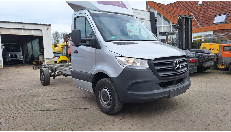 Mercedes-Benz Fahrgestell 316 - Furgoneta: foto 2 Mercedes-Benz Fahrgestell 316 - Furgoneta: foto 2