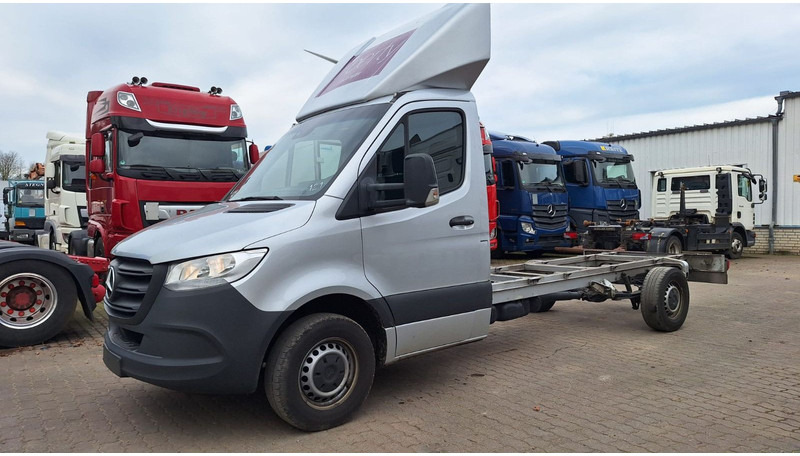 Mercedes-Benz Fahrgestell 316 - Furgoneta: foto 1 Mercedes-Benz Fahrgestell 316 - Furgoneta: foto 1