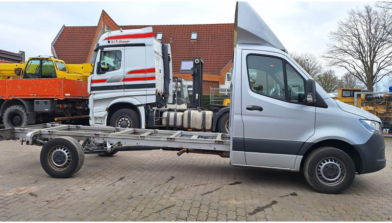 Mercedes-Benz Fahrgestell 316 - Furgoneta: foto 3 Mercedes-Benz Fahrgestell 316 - Furgoneta: foto 3