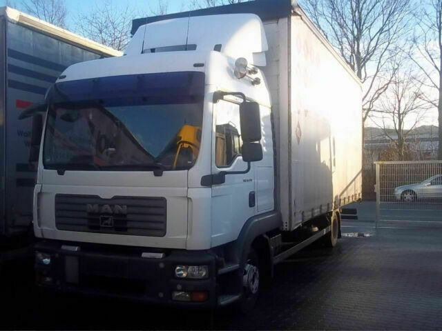 MAN 8.240TGL Euro:4 G.Haus/Hochdach Klima Stand - Furgoneta con lona: foto 1 MAN 8.240TGL Euro:4 G.Haus/Hochdach Klima Stand - Furgoneta con lona: foto 1