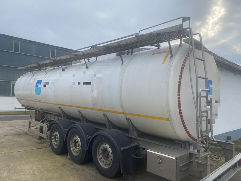 Magyar A1 - Semirremolque cisterna: foto 3 Magyar A1 - Semirremolque cisterna: foto 3