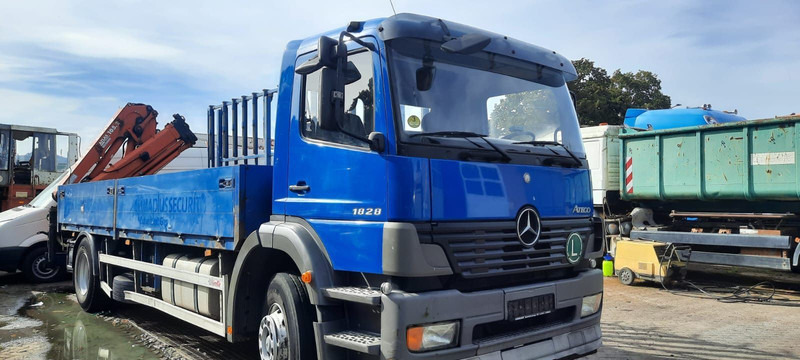 Mercedes-Benz 1828 Pritsche+Glastransport - Camión caja abierta, Camión grúa: foto 1 Mercedes-Benz 1828 Pritsche+Glastransport - Camión caja abierta, Camión grúa: foto 1