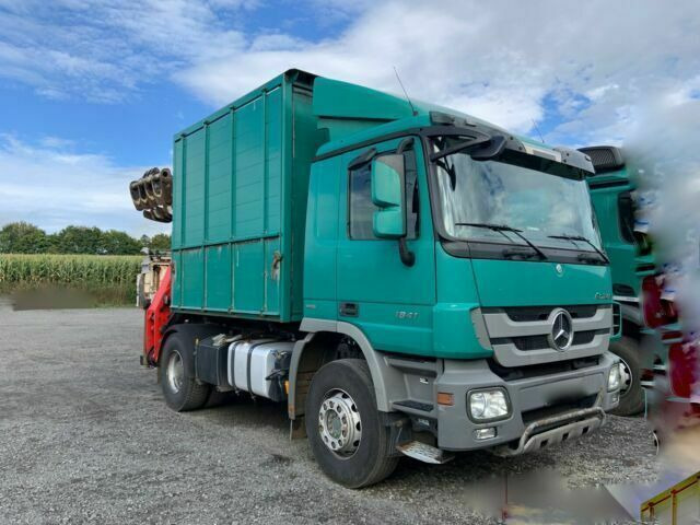 Mercedes-Benz 1844K 4x2 Kipper mit Kran Blattgefedert - Camión volquete, Camión grúa: foto 2 Mercedes-Benz 1844K 4x2 Kipper mit Kran Blattgefedert - Camión volquete, Camión grúa: foto 2