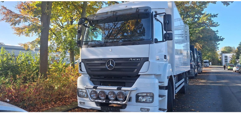 Mercedes-Benz 2540 Koffer mit LBW - Camión caja cerrada: foto 1 Mercedes-Benz 2540 Koffer mit LBW - Camión caja cerrada: foto 1