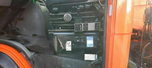 Camión portacontenedor de cadenas Mercedes-Benz 818D Absetzkipper/Meiller Euro:4 1-Hand: foto 7 Camión portacontenedor de cadenas Mercedes-Benz 818D Absetzkipper/Meiller Euro:4 1-Hand: foto 7
