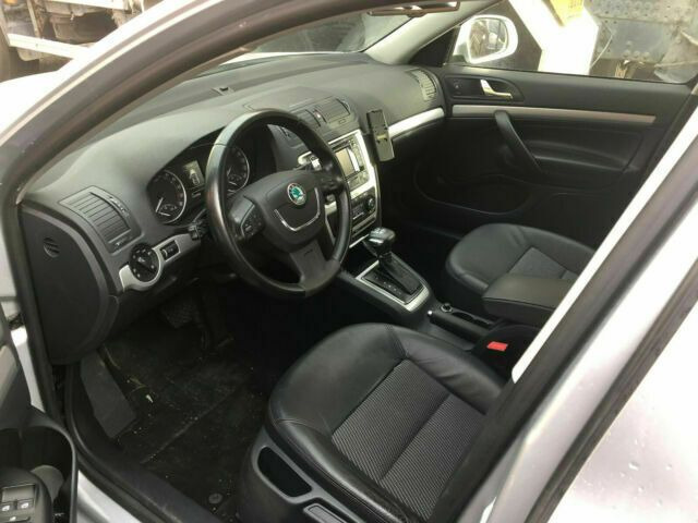 Skoda Octavia Scout Vollausst. 105 KW - Coche: foto 4 Skoda Octavia Scout Vollausst. 105 KW - Coche: foto 4