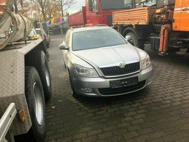 Skoda Octavia Scout Vollausst. 105 KW - Coche: foto 2 Skoda Octavia Scout Vollausst. 105 KW - Coche: foto 2