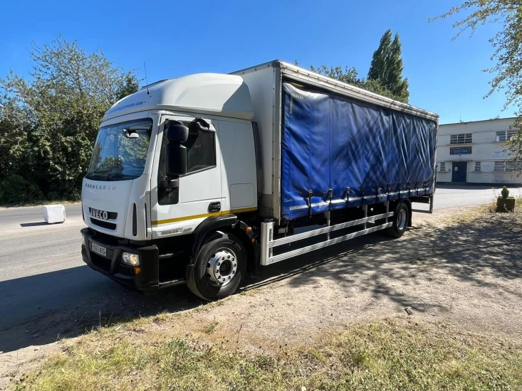 2013 Iveco Eurocargo Curtainsider - Camión lona: foto 2 2013 Iveco Eurocargo Curtainsider - Camión lona: foto 2