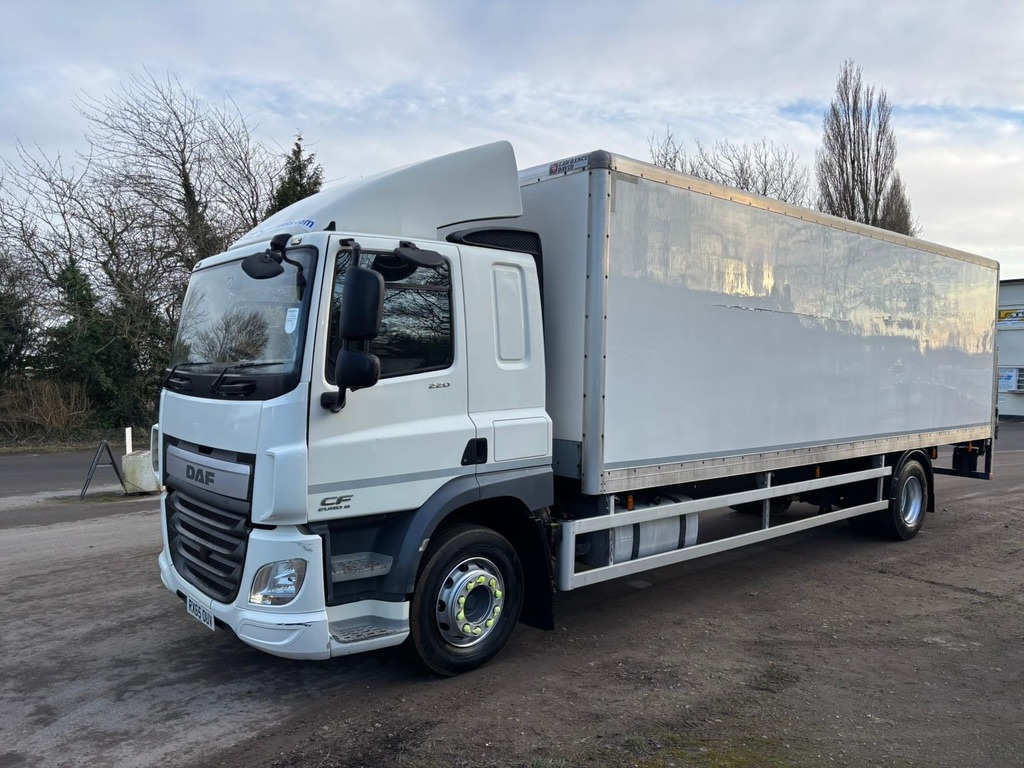 2015 DAF CF 220 Rigid Truck - Camión caja cerrada: foto 5 2015 DAF CF 220 Rigid Truck - Camión caja cerrada: foto 5