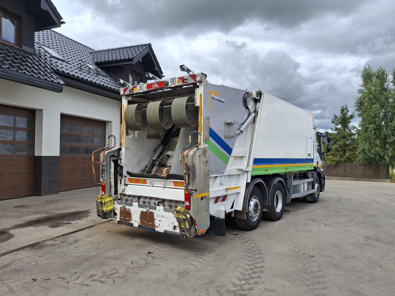 IVECO Euro 6 Śmieciarka Zweikammer-Müllwagen FAUN SL5 TR2L - Camión de basura: foto 4 IVECO Euro 6 Śmieciarka Zweikammer-Müllwagen FAUN SL5 TR2L - Camión de basura: foto 4