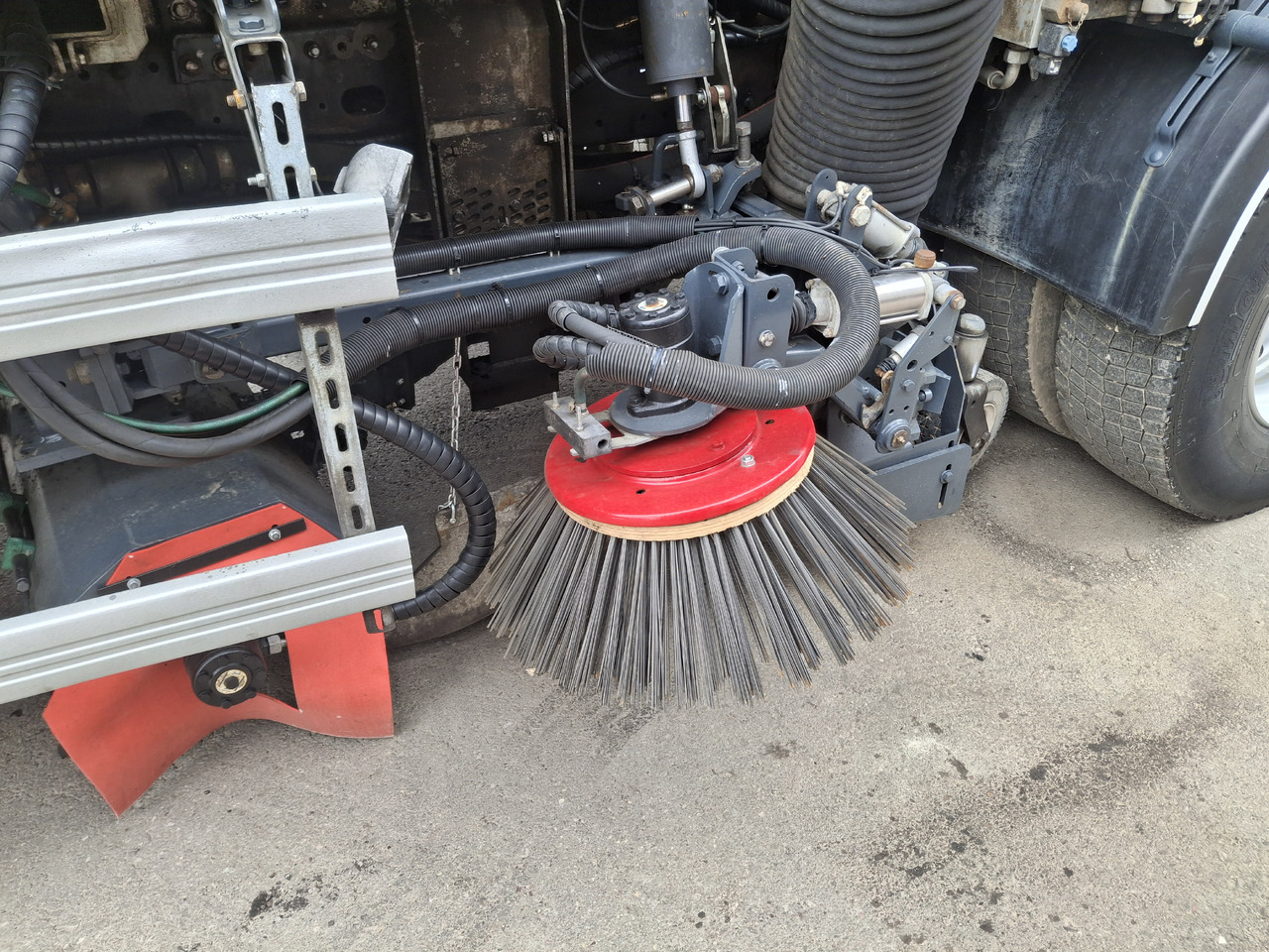 Barredora vial MAN TGS 18.320 Zamiatarka Kehrmaschine BUCHER 2 Motoren Karcher Szczotki L/R: foto 32 Barredora vial MAN TGS 18.320 Zamiatarka Kehrmaschine BUCHER 2 Motoren Karcher Szczotki L/R: foto 32