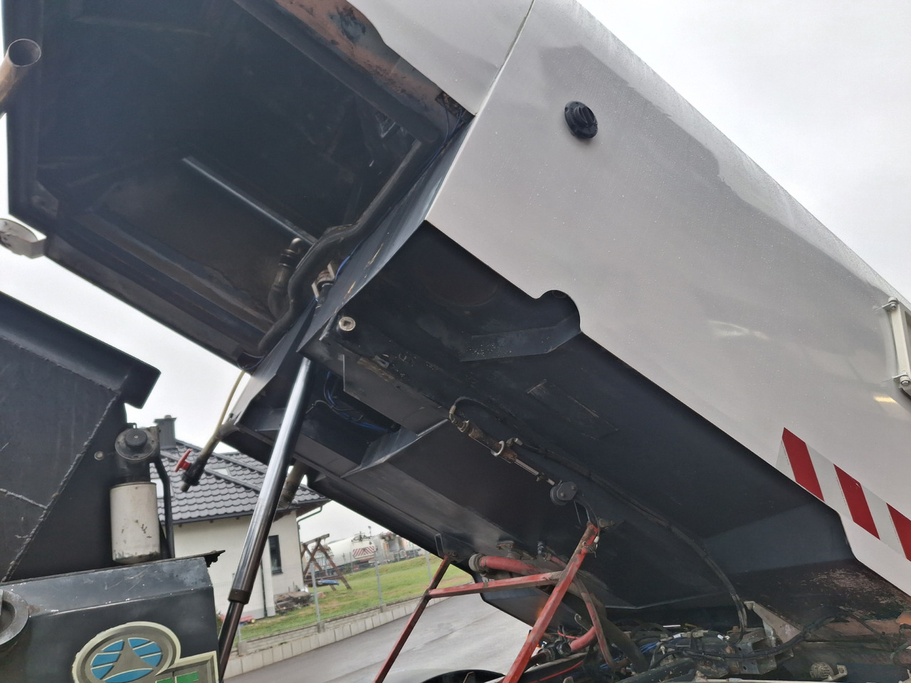 Barredora vial MERCEDES-BENZ Axor 1829 Zamiatarka Kehrmaschine Johnston 2 Motoren Karcher L/R: foto 19 Barredora vial MERCEDES-BENZ Axor 1829 Zamiatarka Kehrmaschine Johnston 2 Motoren Karcher L/R: foto 19