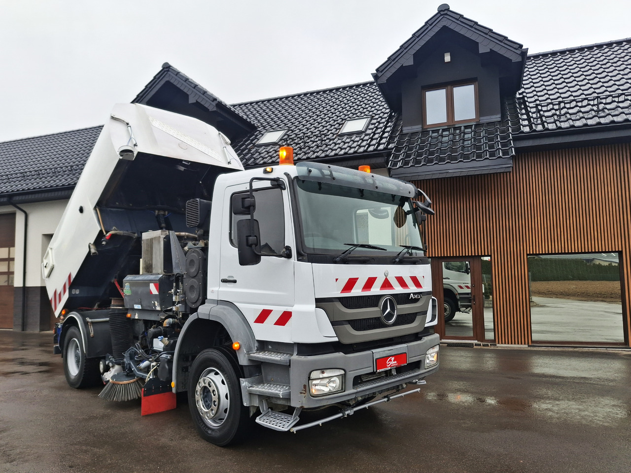 Barredora vial MERCEDES-BENZ Axor 1829 Zamiatarka Kehrmaschine Johnston 2 Motoren Karcher L/R: foto 16 Barredora vial MERCEDES-BENZ Axor 1829 Zamiatarka Kehrmaschine Johnston 2 Motoren Karcher L/R: foto 16