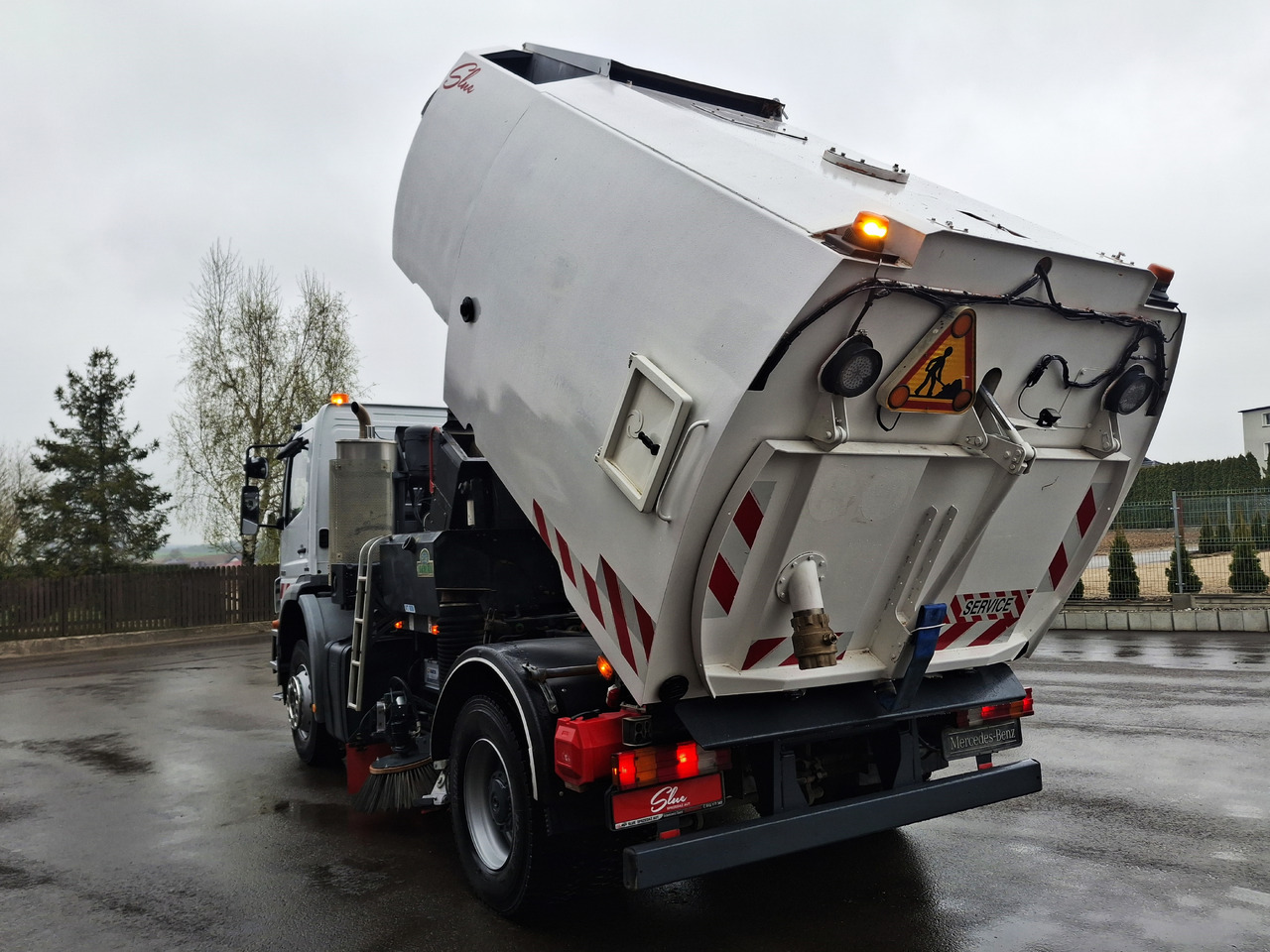 Barredora vial MERCEDES-BENZ Axor 1829 Zamiatarka Kehrmaschine Johnston 2 Motoren Karcher L/R: foto 18 Barredora vial MERCEDES-BENZ Axor 1829 Zamiatarka Kehrmaschine Johnston 2 Motoren Karcher L/R: foto 18