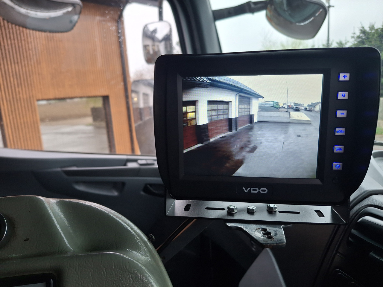 Barredora vial MERCEDES-BENZ Axor 1829 Zamiatarka Kehrmaschine Johnston 2 Motoren Karcher L/R: foto 29 Barredora vial MERCEDES-BENZ Axor 1829 Zamiatarka Kehrmaschine Johnston 2 Motoren Karcher L/R: foto 29