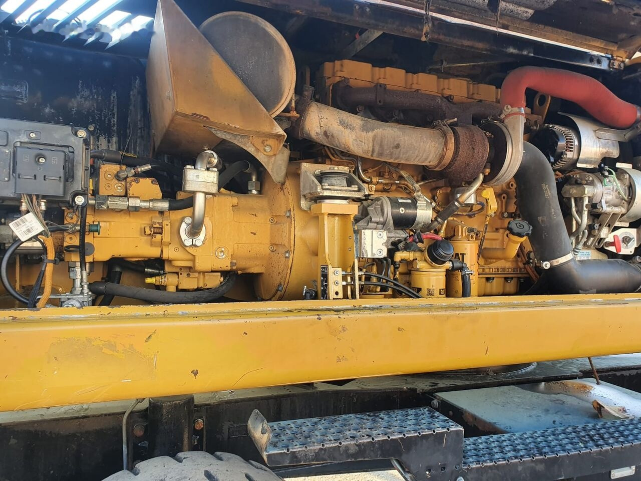 Manipulador de materiales Caterpillar 318 D MH: foto 23