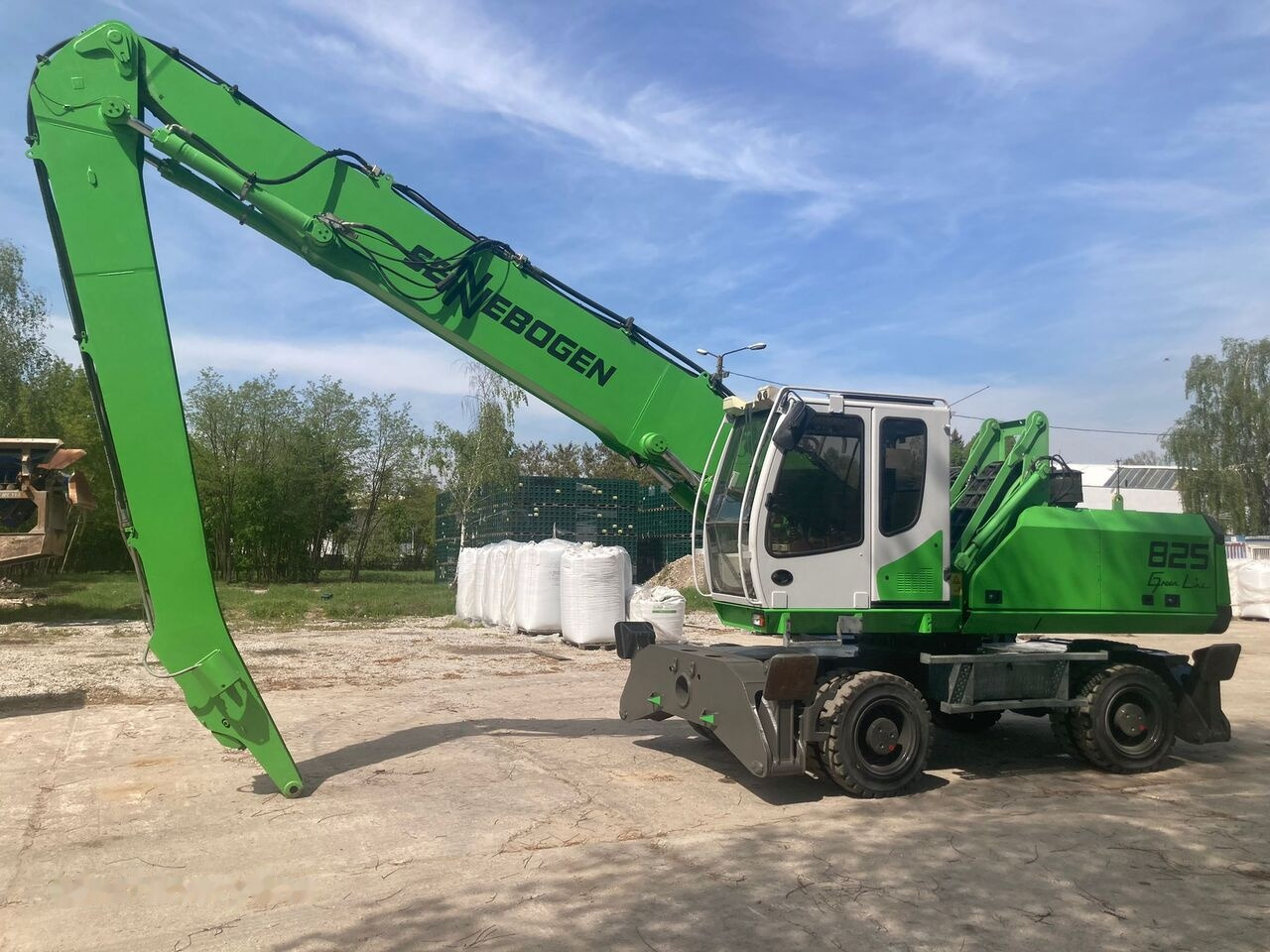 Sennebogen 825 - Manipulador de materiales: foto 2 Sennebogen 825 - Manipulador de materiales: foto 2