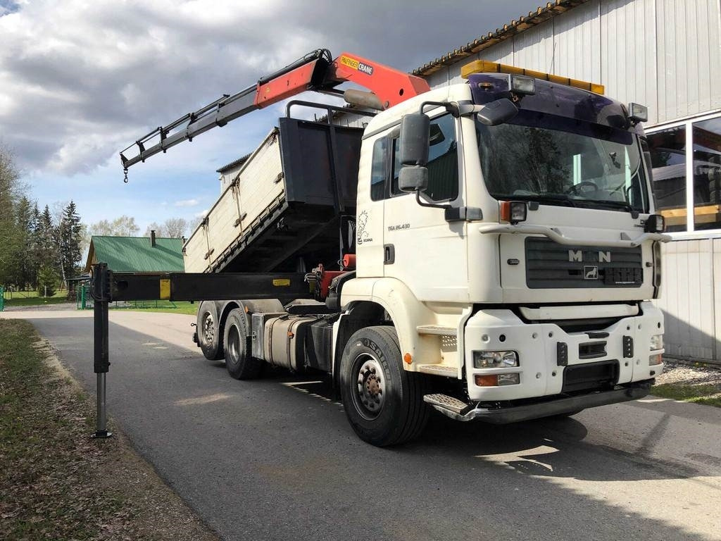 MAN TGA 26.430 6X2-2 BL/M 3-WAY TIP+PALFINGER PK23500 - Camión volquete: foto 3 MAN TGA 26.430 6X2-2 BL/M 3-WAY TIP+PALFINGER PK23500 - Camión volquete: foto 3